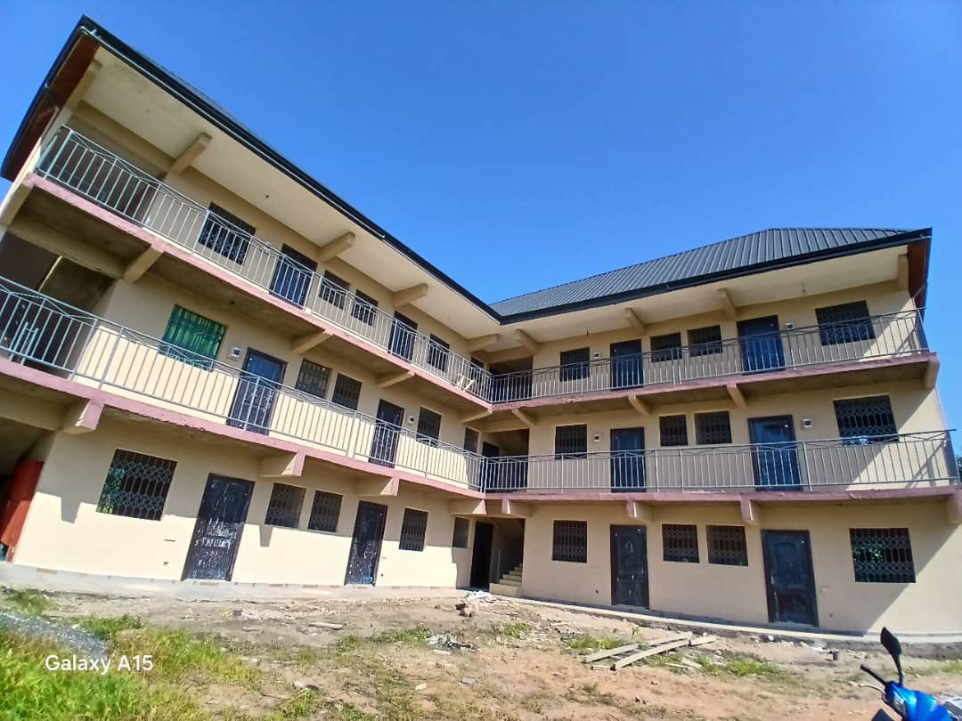 Single Room Self-Contained.